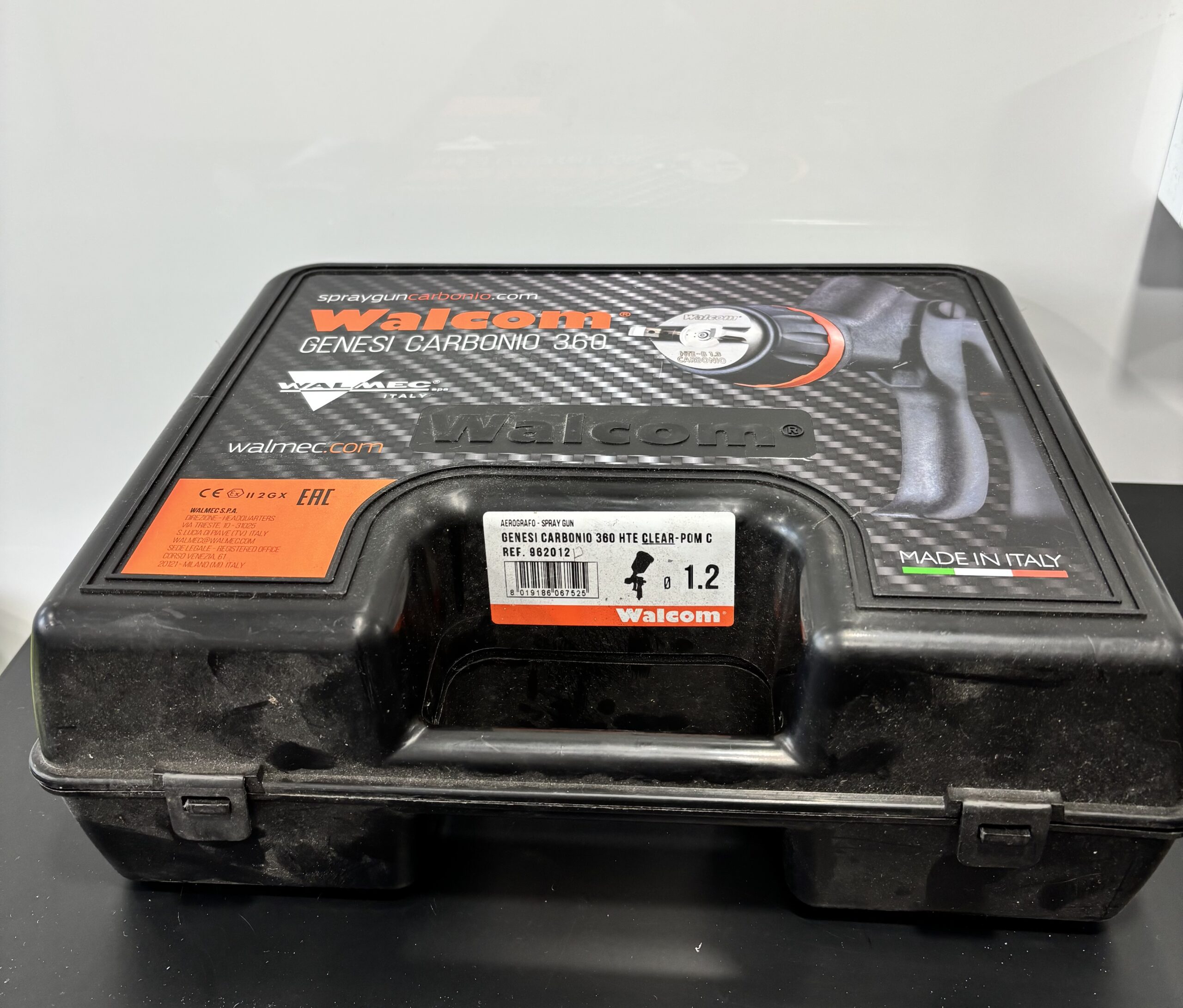 Walcom Genesi Carboni 360 Digital HTE Clear 1.2 Spray Gun - Image 4