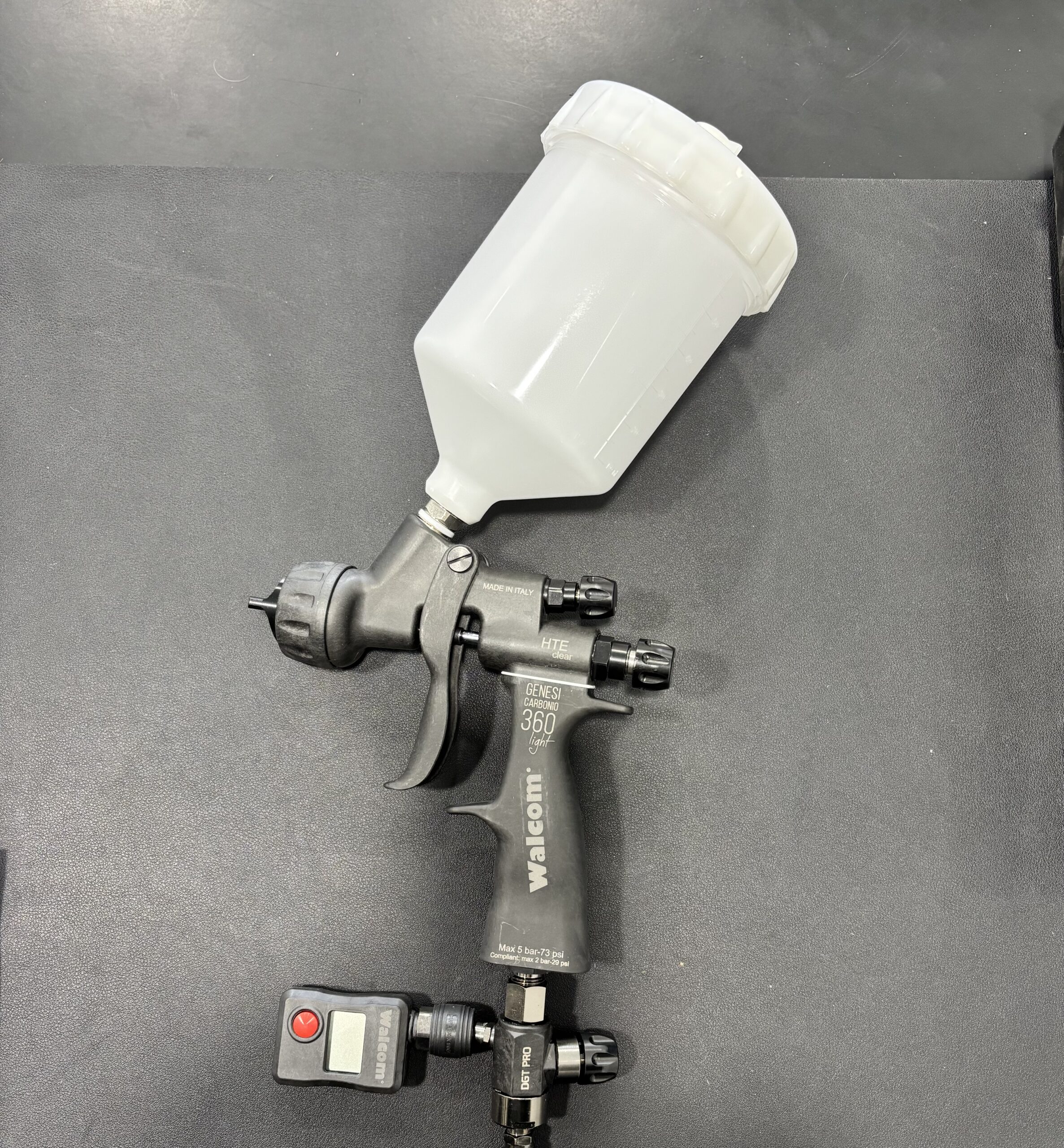 Walcom Genesi Carboni 360 Digital HTE Clear 1.2 Spray Gun - Image 2